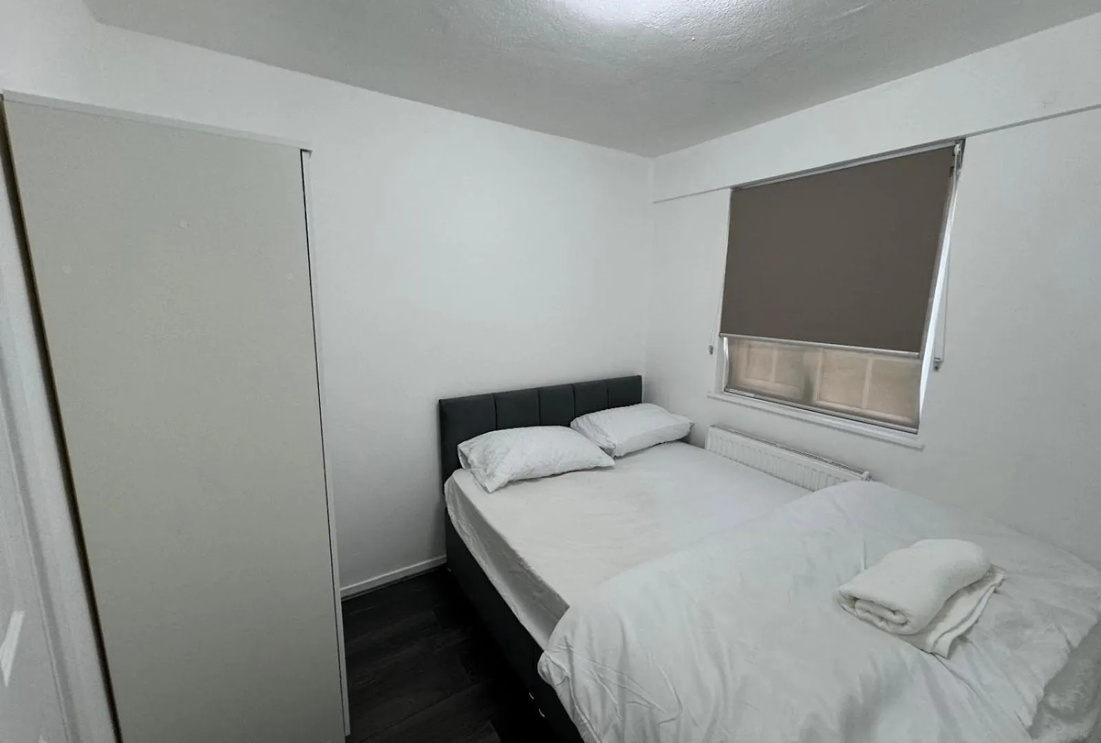 Vendégház Abi'S Den Hotel Thamesmead